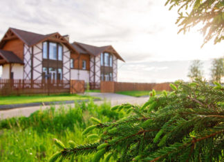 Стоит ли покупать дом в коттеджном поселке? Стоит ли покупать дом в коттеджном поселке?