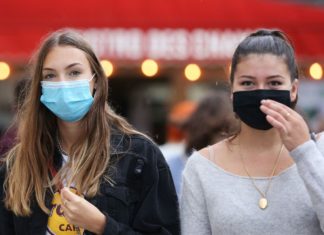 Веерные отключения, новая волна пандемии и что ждать украинцам? Веерные отключения, новая волна пандемии и что ждать украинцам?