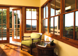 Установка пластиковых окон в бане преимущества и советы Как выбрать деревянные окна?