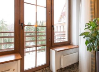 Пластик или дерево: сравнительный анализ преимуществ и недостатков оконных профилей Пластик или дерево: сравнительный анализ преимуществ и недостатков оконных профилей