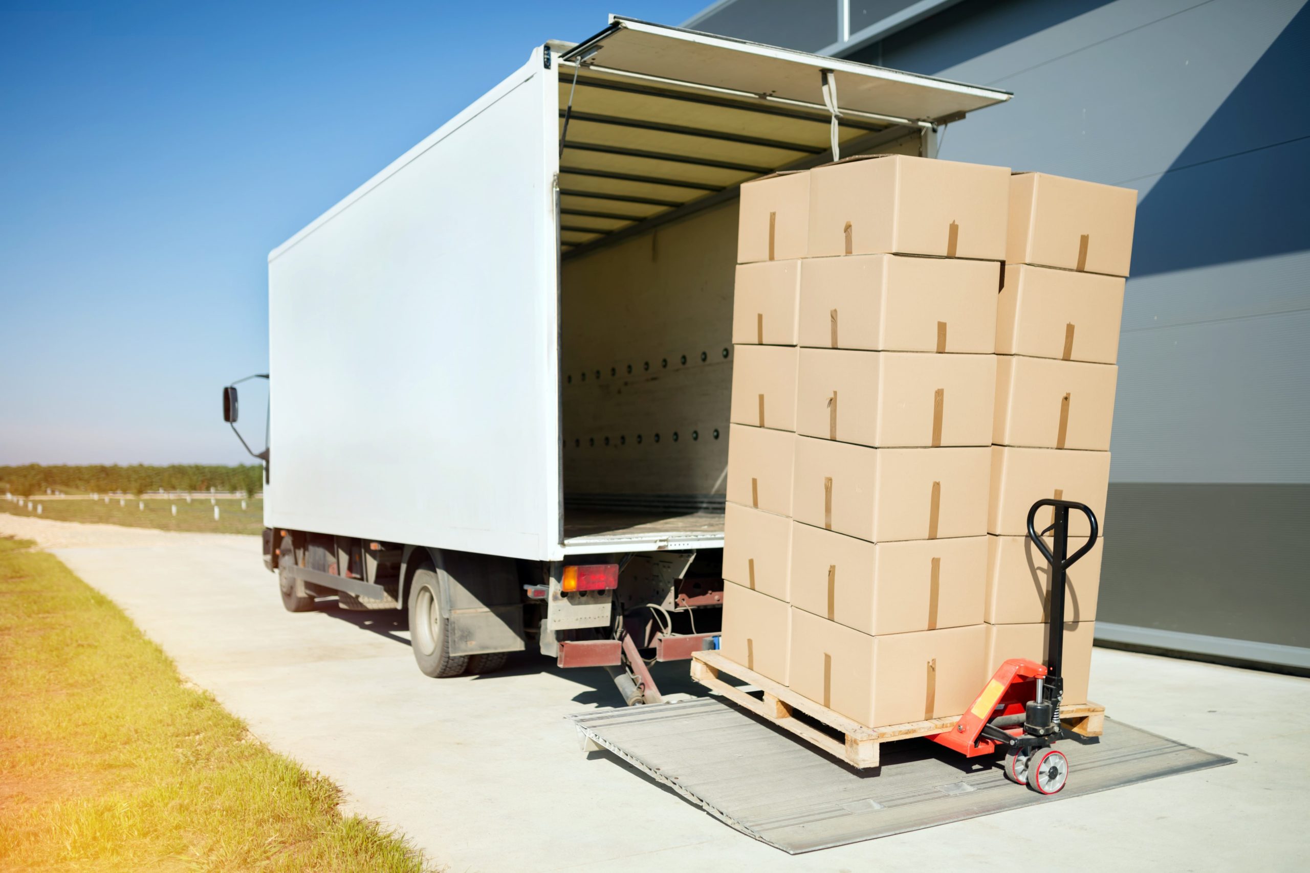 Где заказать перевозку грузов: ассортимент услуг, разновидности, особенности, преимущества
