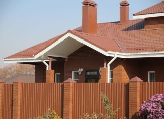 Какие материалы выбрать для забора, кровли и балкона? Какие материалы выбрать для забора, кровли и балкона