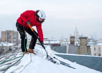 Услуги очистки кровли от снега: для чего это нужно Услуги очистки кровли от снега: для чего это нужно