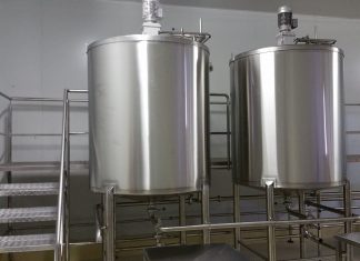Резервуары из нержавеющей стали: преимущества и сфера применения