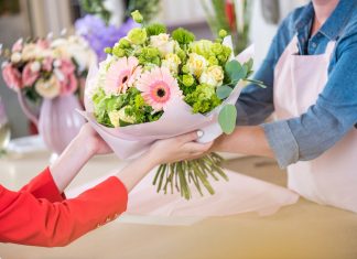Доставка цветов: как выбрать идеальный букет и оформить заказ