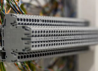 Кабельные короба и мини-каналы: надежное решение для упорядоченного размещения кабелей