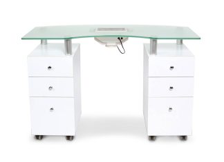 Как выбрать стол для маникюра?