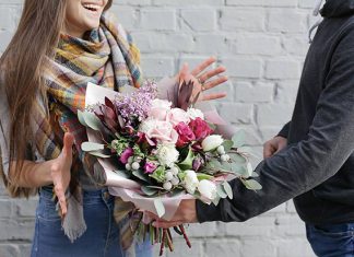 Когда стоит выбрать доставку цветов?