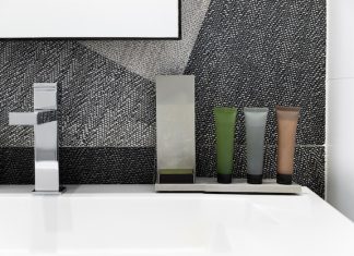 Обзор видов сифонов для душевых кабинов с низким поддоном