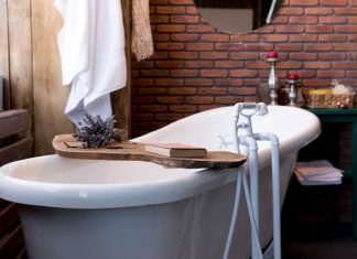 Разнообразие подиумов для душевых кабин