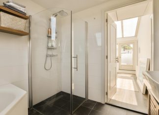 Раздвижные двери для душевой кабины особенности выбора и виды