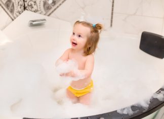 Как правильно выбрать сиденье для ванны вашему ребенку