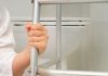 Как выбрать идеальный поручень для ванной комнаты