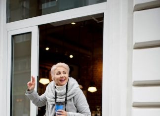 Двери с подогревом для уютной веранды зимой