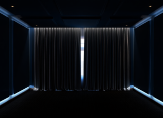 Инновационные интерьерные решения для коттеджей: электрокарнизы для солнцезащиты